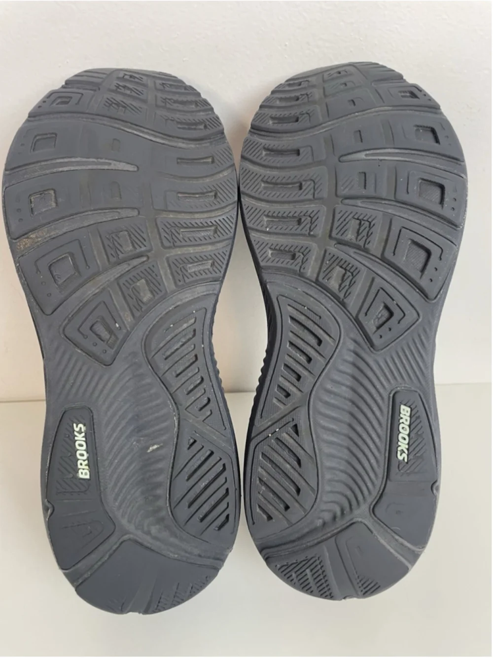 Brooks Ghost 17 Running Shoes Womens 12 Road Walking Sneakers Gym